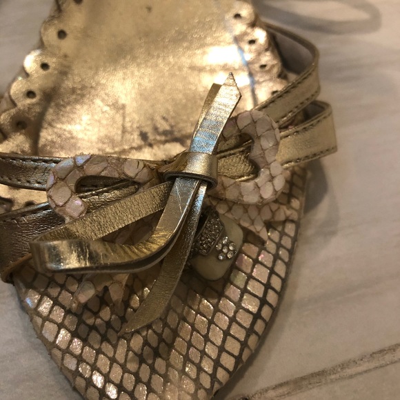 Gold heels with charms . Made in Italy. - Picture 3 of 6